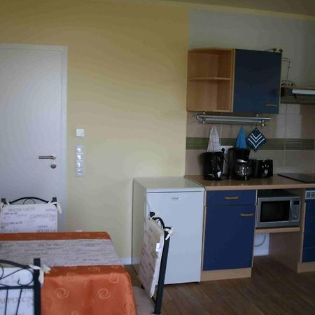 Uebernachtung Bei Michael - Ferienwohnung Rostock Bagian luar foto