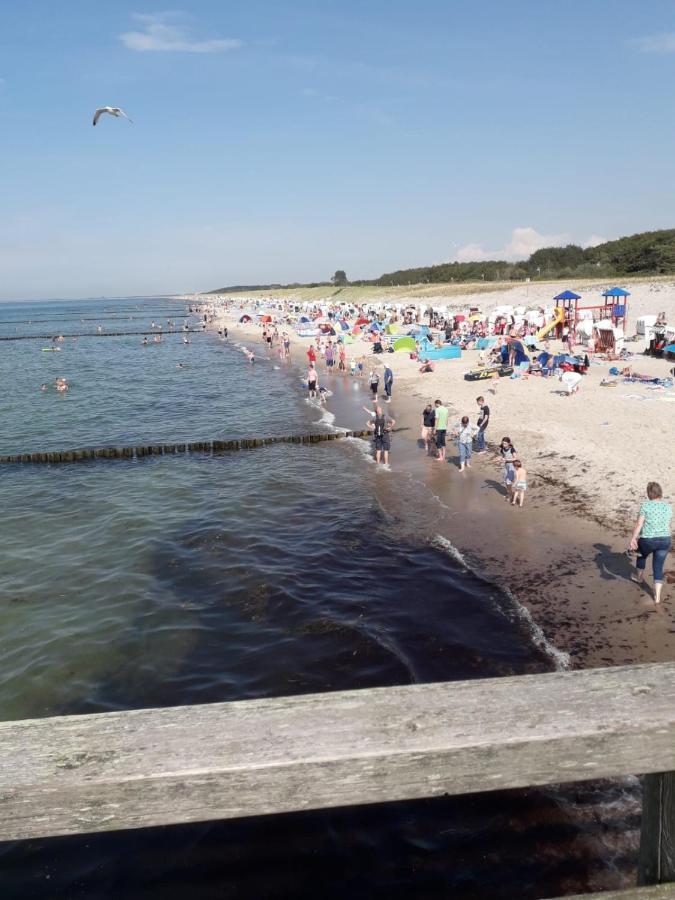 Uebernachtung Bei Michael - Ferienwohnung Rostock Bagian luar foto